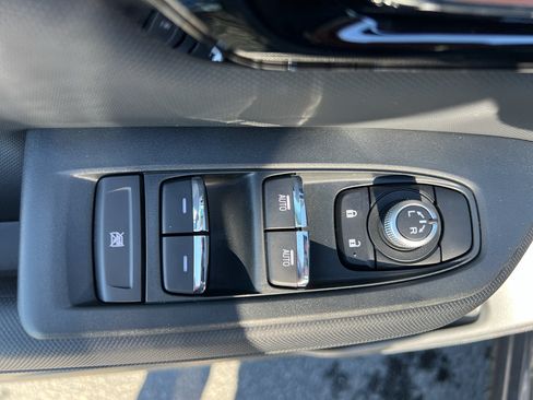 Used 2025 Subaru Forester Limited AWD/4WD image 24