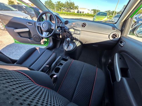 Used 2011 MAZDA MAZDA2 Touring image 17