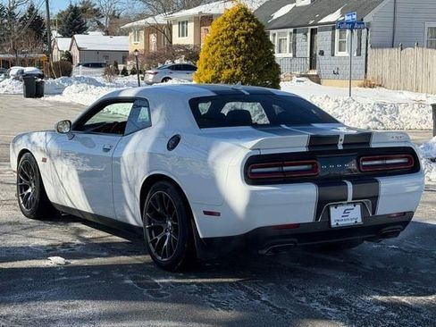 Used 2015 Dodge Challenger SRT w/ Technology Group image 7