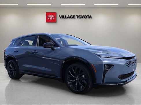 Certified 2025 Toyota Crown Signia image 7