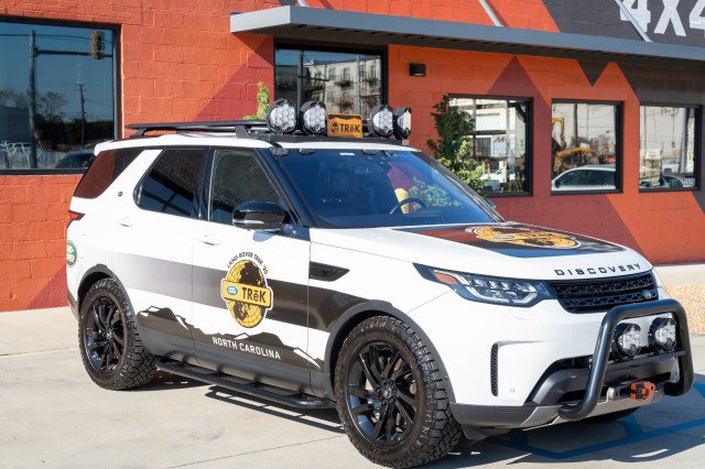 Used 2020 Land Rover Discovery HSE AWD/4WD image 1