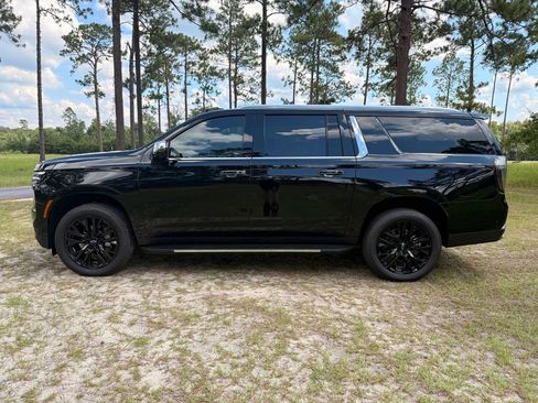 New 2025 Chevrolet Suburban Premier RWD image 2