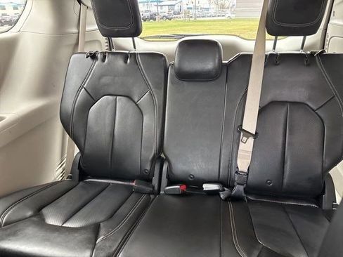 Used 2020 Chrysler Voyager Lxi image 33