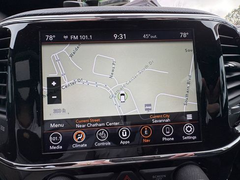 Used 2022 Jeep Grand Cherokee Limited image 31