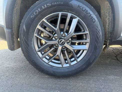 Used 2023 Nissan Rogue S AWD/4WD image 38
