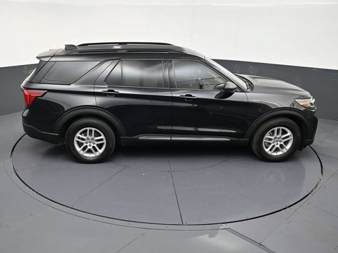 Used 2025 Ford Explorer Active w/ Active Comfort Package RWD image 18