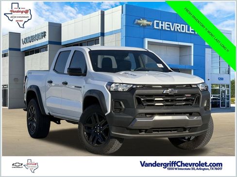 Used 2023 Chevrolet Colorado Trail Boss w/ Technology Package AWD/4WD image 1