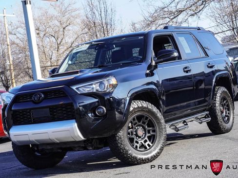 Used 2024 Toyota 4Runner TRD Off-Road Premium image 19