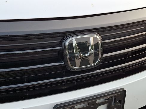 Used 2024 Honda Odyssey Sport image 8