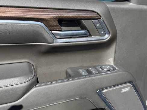 Used 2024 Chevrolet Silverado 1500 LT Trail Boss w/ Convenience Package II image 9