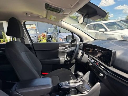 Used 2026 Kia Sportage LX FWD image 11