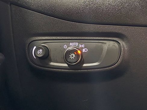 Used 2022 Chevrolet Equinox LT FWD image 14