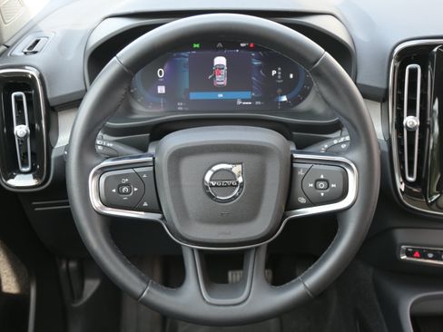 Used 2023 Volvo XC40 B5 Ultimate w/ Climate Package AWD/4WD image 17