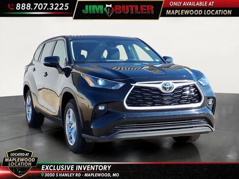 Used 2024 Toyota Highlander LE image 6