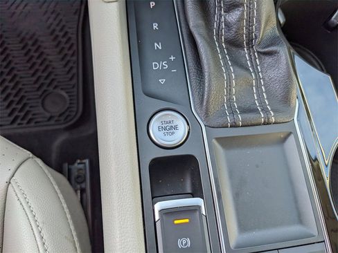 Certified 2022 Volkswagen Atlas SE w/ Panoramic Sunroof Package image 26