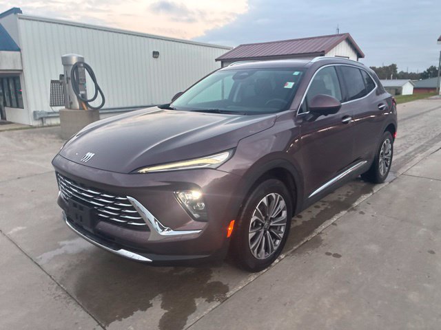 Used 2025 Buick Envision Preferred AWD/4WD image 3