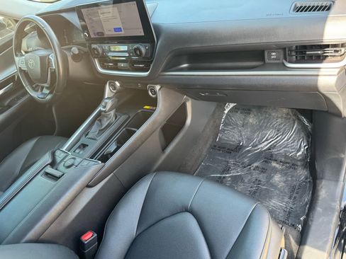 Used 2024 Toyota Grand Highlander XLE image 10
