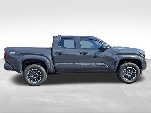 Used 2024 Toyota Tacoma TRD Sport AWD/4WD image 7