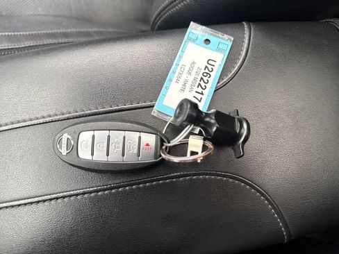 Used 2020 Nissan Rogue SL w/ Premium Package image 26