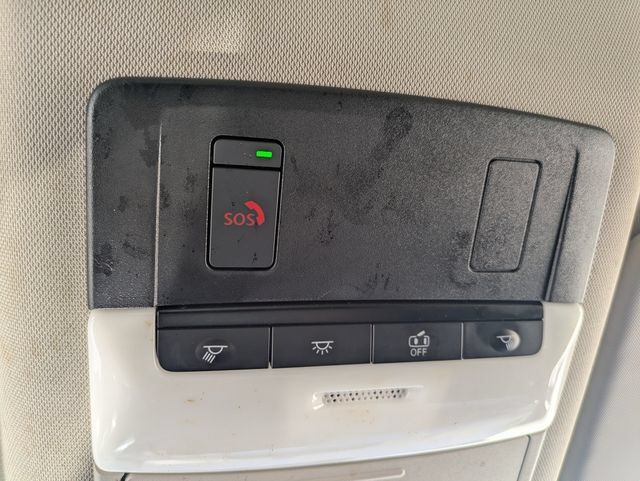 Used 2025 Nissan Rogue SV FWD image 31