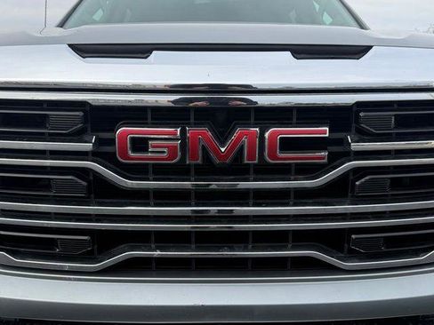 Used 2025 GMC Sierra 1500 SLT image 4