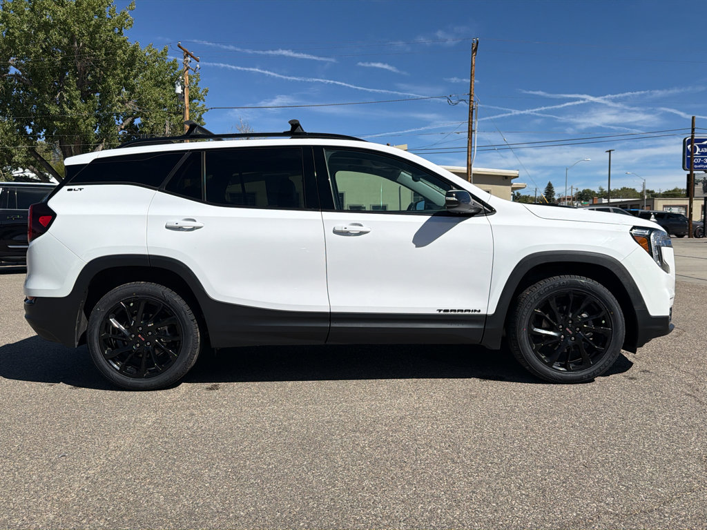 Used 2024 GMC Terrain SLT w/ Elevation Edition AWD/4WD image 5