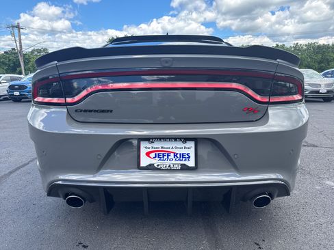 Used 2018 Dodge Charger R/T Scat Pack w/ Beats Audio Group RWD image 6