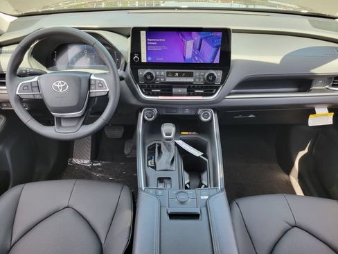 New 2026 Toyota Grand Highlander FWD image 7