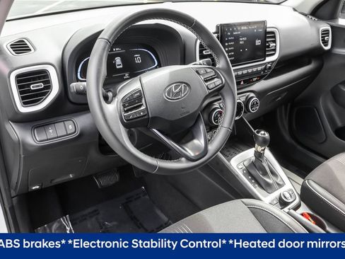 Certified 2025 Hyundai Venue Limited FWD image 5