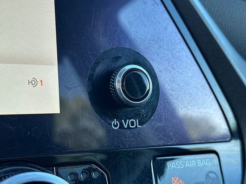 Used 2023 Toyota Highlander Limited image 33