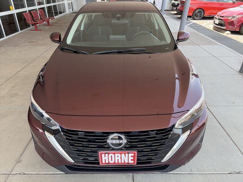 Used 2025 Nissan Sentra SV FWD image 2