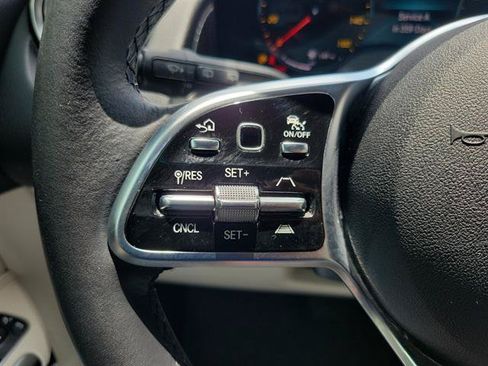 Used 2022 Mercedes-Benz GLB 250 4MATIC image 40