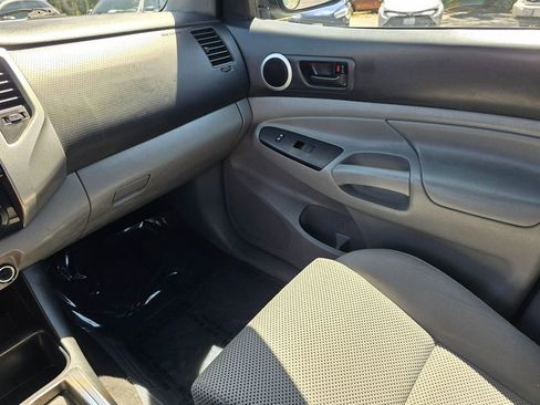 Used 2014 Toyota Tacoma PreRunner w/ TRD Off-Road Package image 43