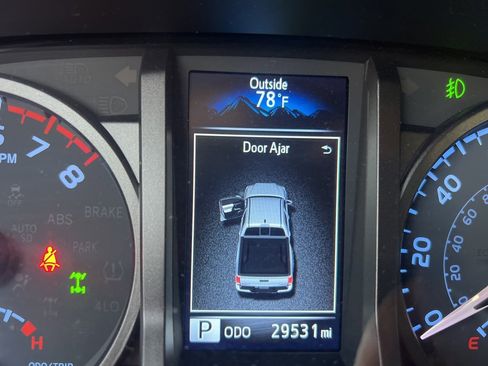 Used 2023 Toyota Tacoma TRD Sport image 11