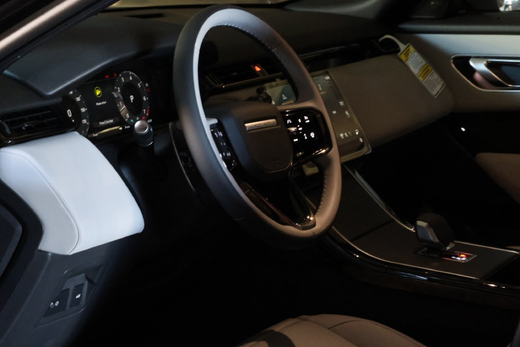 New 2026 Land Rover Range Rover Velar S AWD/4WD image 9