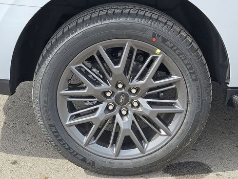 New 2026 Ford Expedition Platinum w/ Stealth Appearance Package image 7