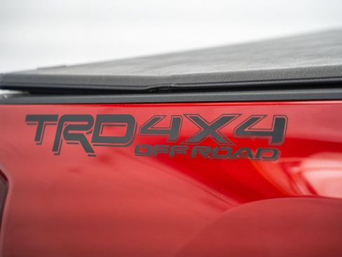 Certified 2022 Toyota Tacoma SR AWD/4WD image 21