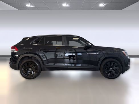 Used 2024 Volkswagen Atlas Cross Sport SE image 8