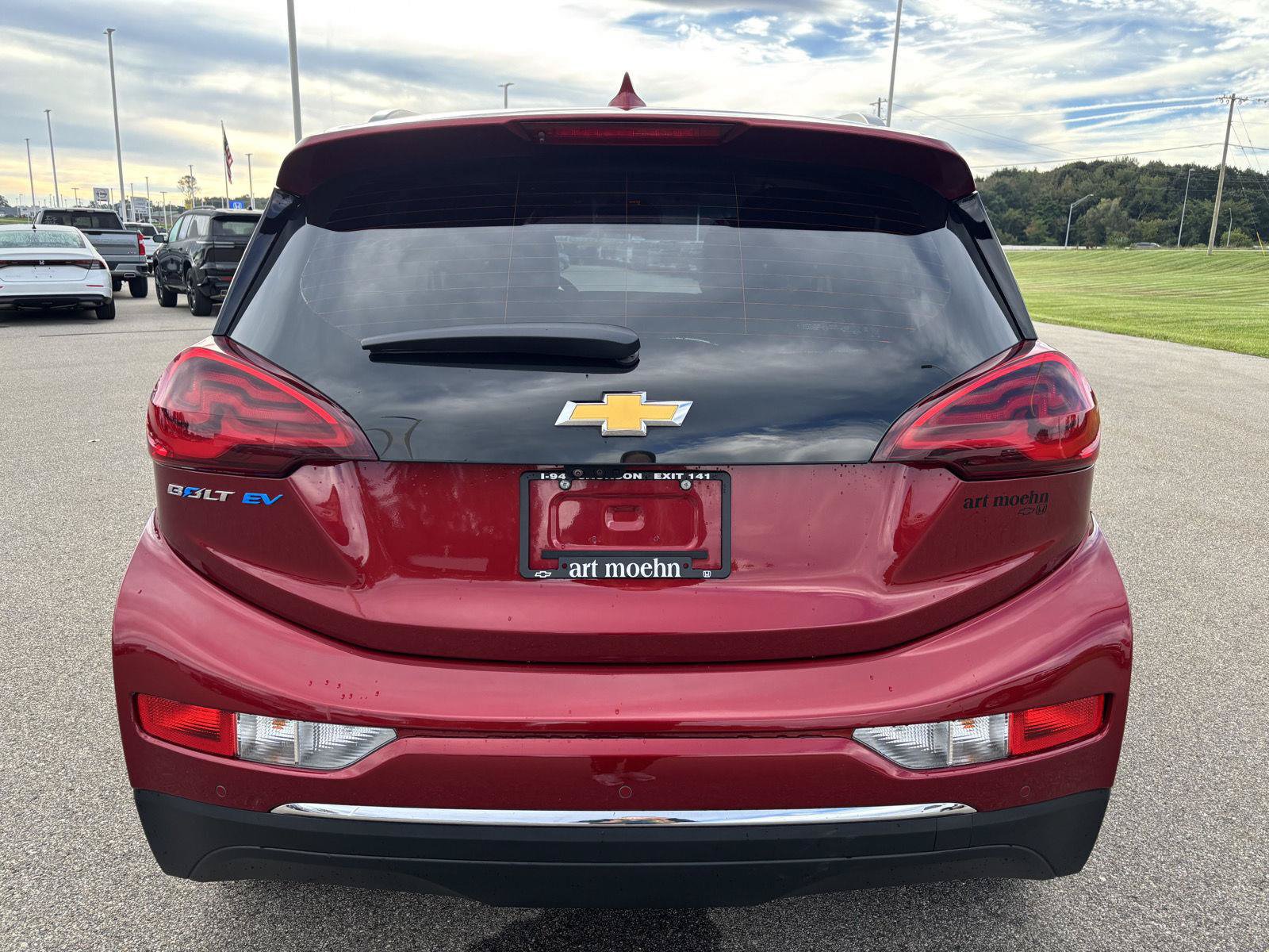 Used 2021 Chevrolet Bolt Premier w/ Infotainment Package FWD image 4