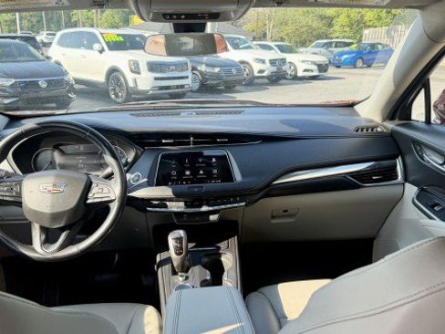Used 2019 Cadillac XT4 Luxury FWD image 9