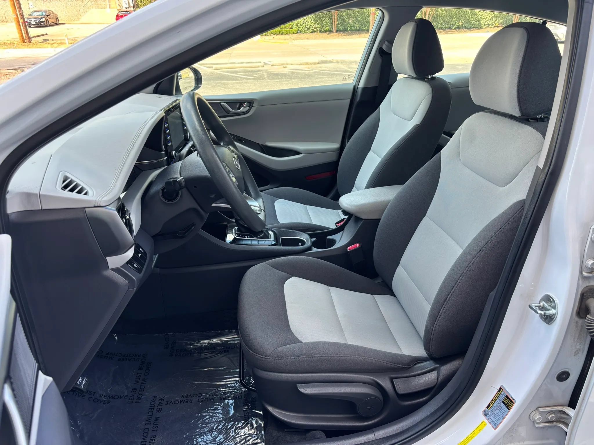 Used 2020 Hyundai Ioniq Blue FWD image 13
