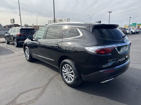 Used 2024 Buick Enclave Premium image 7