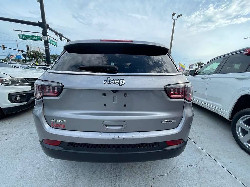 Used 2020 Jeep Compass Latitude AWD/4WD image 7