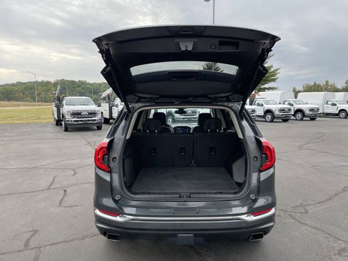 Used 2018 GMC Terrain Denali w/ Advanced Safety Package image 5