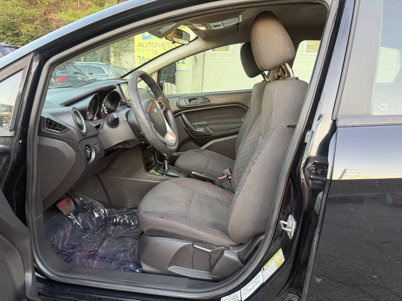 Used 2017 Ford Fiesta SE w/ Equipment Group 201A FWD image 10