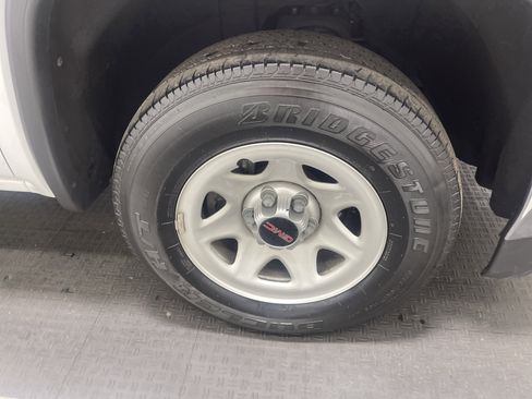 Used 2018 GMC Sierra 1500 2WD Regular Cab image 17