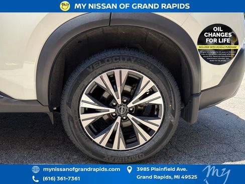 Used 2023 Nissan Rogue SV AWD/4WD image 32