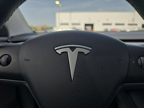 Used 2023 Tesla Model Y Long Range AWD/4WD image 5
