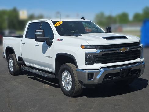 Used 2025 Chevrolet Silverado 2500 LT AWD/4WD image 12