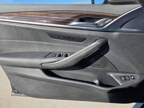 Used 2022 BMW 530e image 21